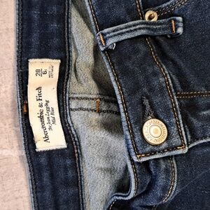 Abercrombie & Fitch Jean Legging Mid Rise Size 28/6s